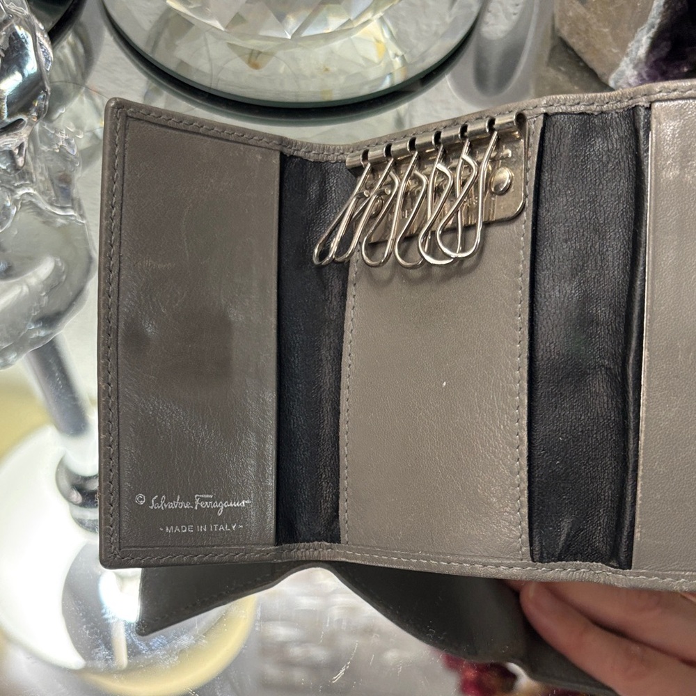 AUTH Salvatore Ferragamo Key & Card holder